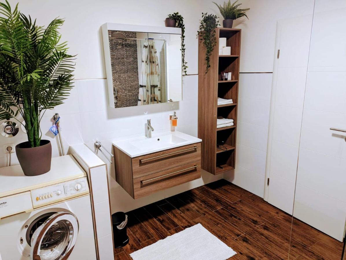 Ferienwohnung Jobst - Ruhig Mit Blick Ins Gruene Nittenau Exterior foto